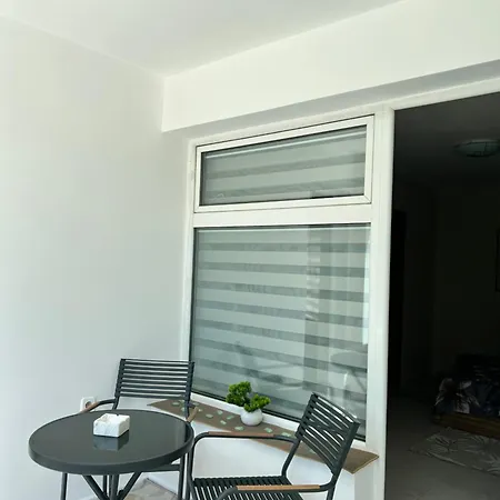 Breeze & Bliss I 1br With Parking Warna