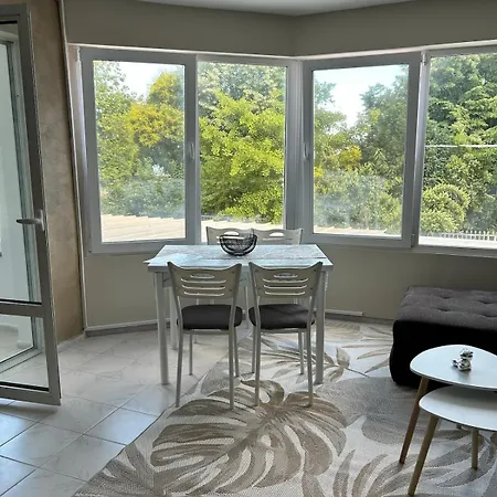 Breeze & Bliss I 1br With Parking Apartment
